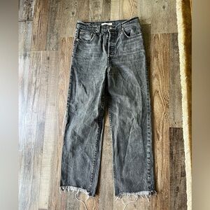 Levi's Women's Cropped Straight Jeans in Washed Black